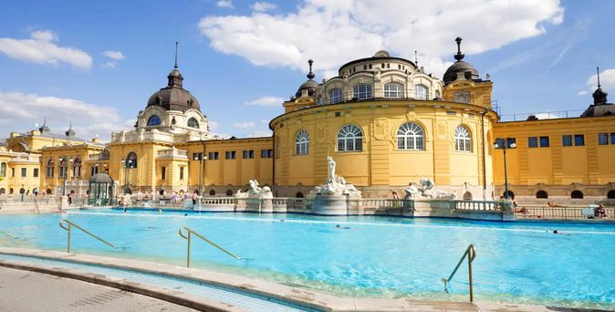 Szechenyi Bad in Budapest © GettyImages