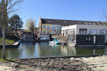 Blick auf die bunten Wohneinheiten 