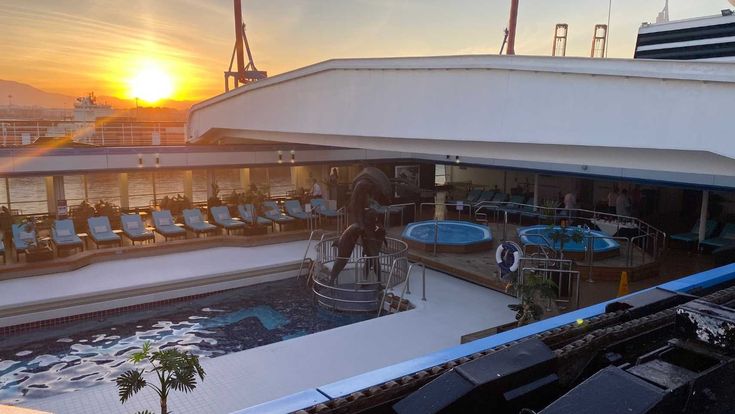 Lido Deck auf MS VASCO DA GAMA