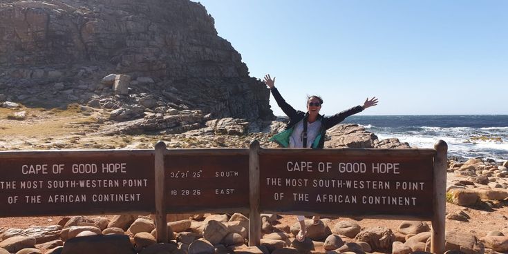Sandra Janissen, Temleiterin des LCC Niederrhein Alter Markt. Auf diesem Bild befindet sie sich am "Cape of good hobe" und schaut freudig in die Kamera