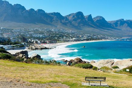 Blick auf Bucht Camps Bay in Südafrika