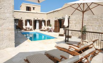 Leonidas Village Houses